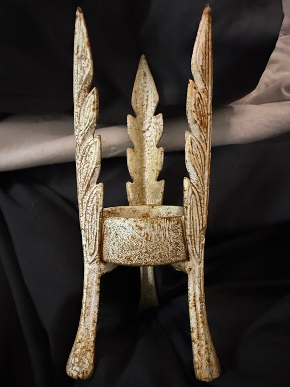 Vintage cast‎ iron candle holder or plant holder